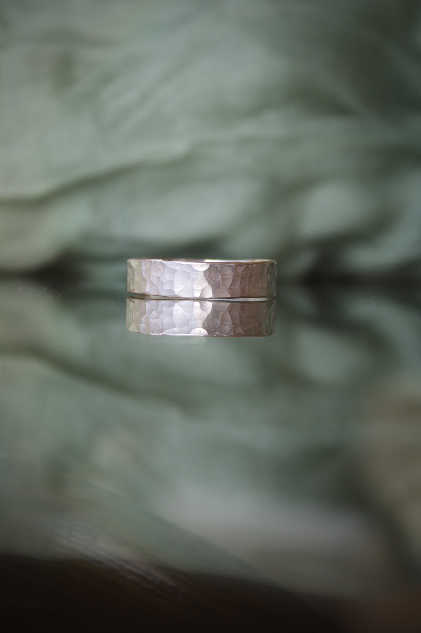 Unisex silver band ring