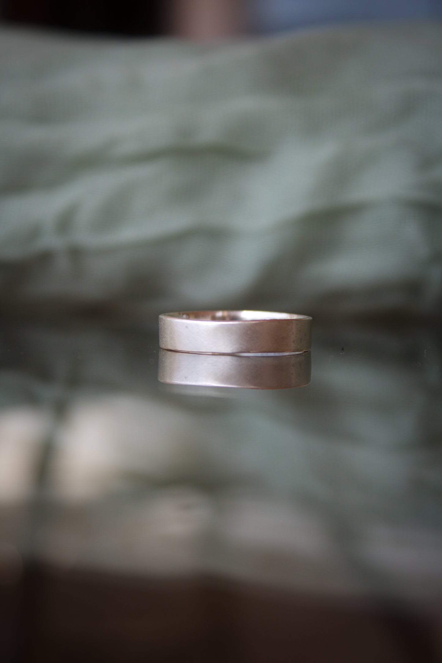 Unisex silver band ring