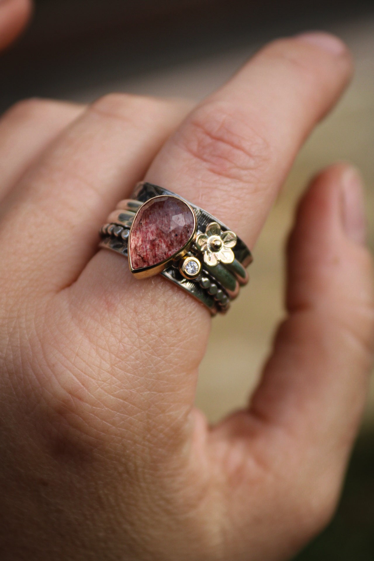 Strawberry Quartz Spinner Ring (8.5)