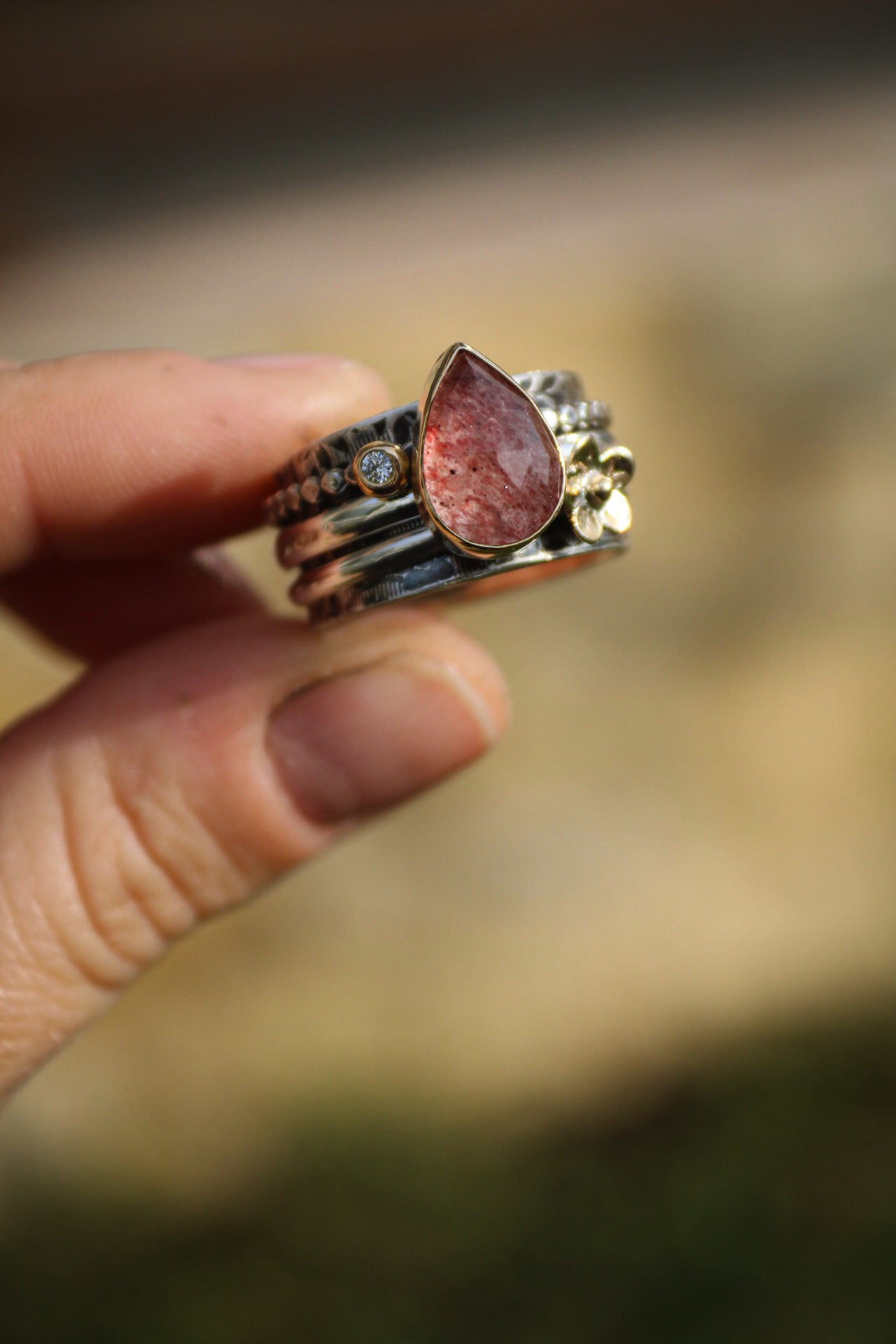 Strawberry Quartz Spinner Ring (8.5)