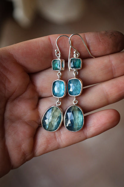 Silver earrings with Kyanites