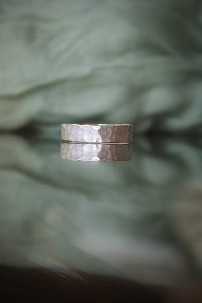 Unisex silver band ring