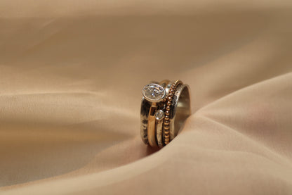 Spinner ring with Moissanite