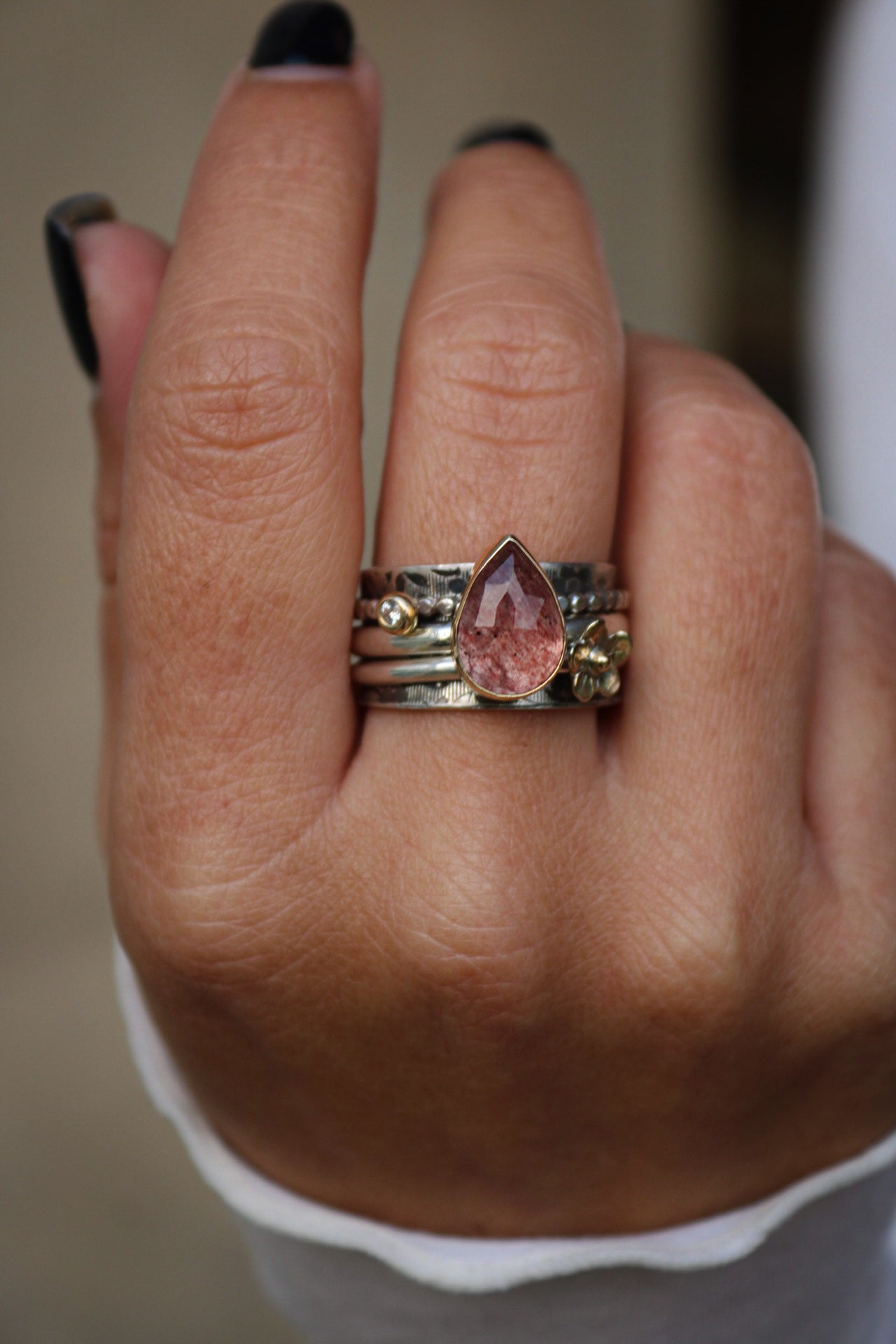 Strawberry Quartz Spinner Ring (8.5)